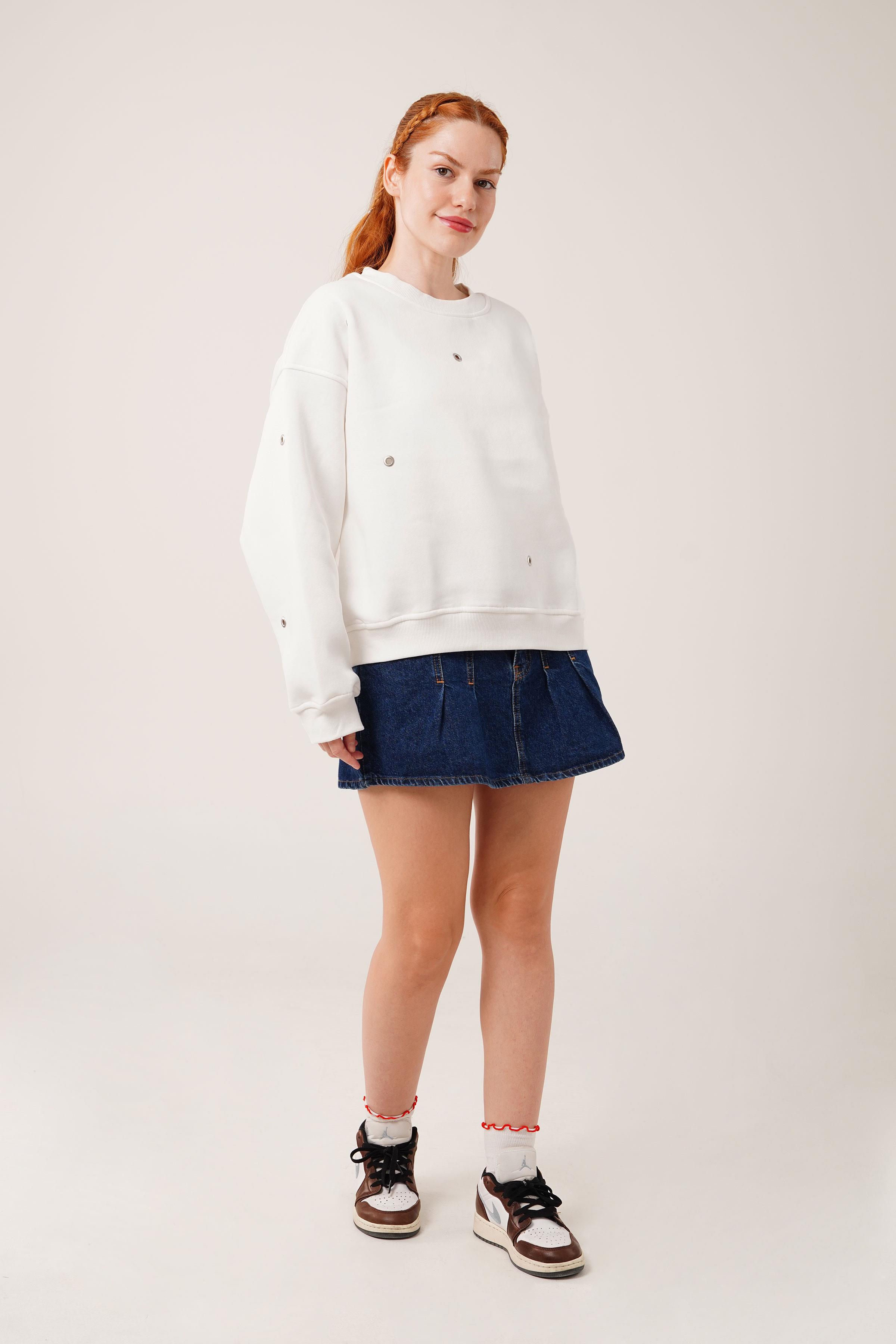 Üç İplik Kuş Gözü Detaylı Koyu Beyaz Toptan Sweatshirt