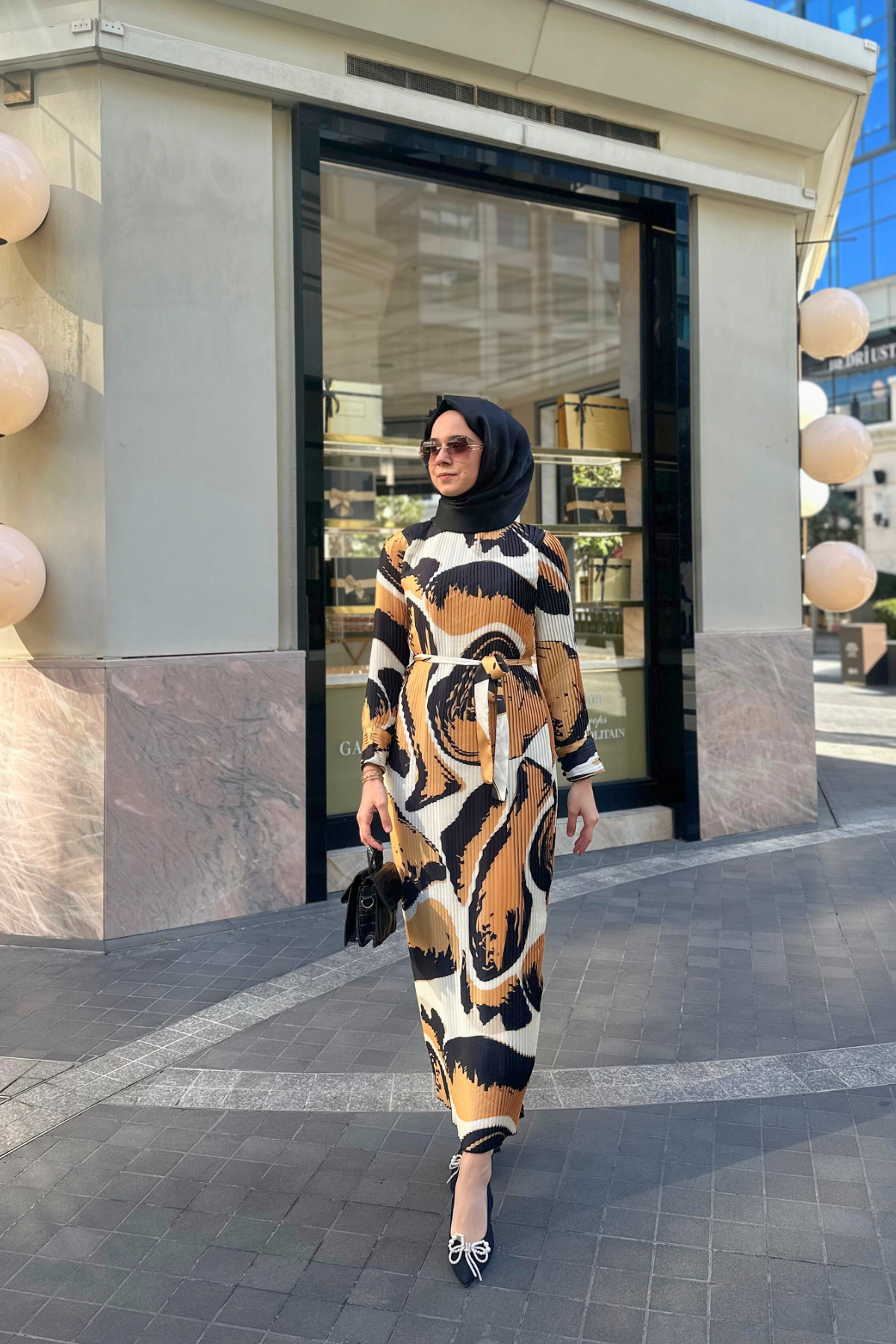 Monica Elbise Gold