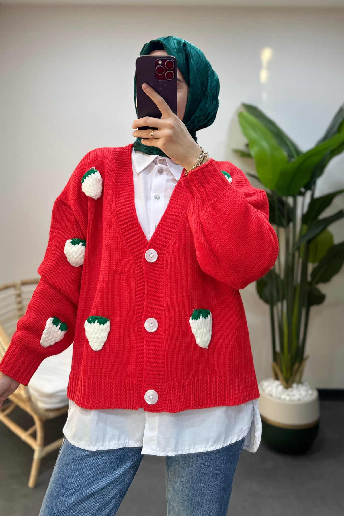 Çilek İşlemeli Hırka Kırmızı