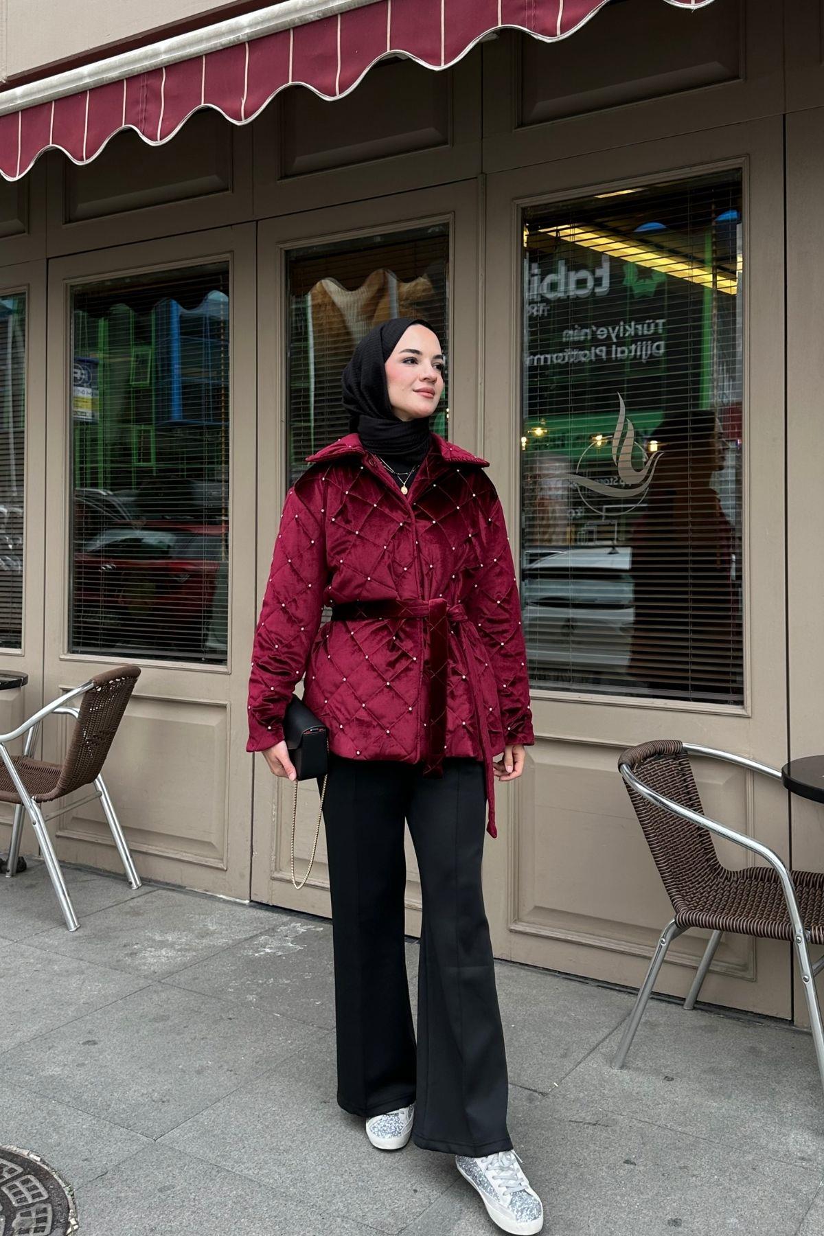 Dora Kapitone Mont Bordo