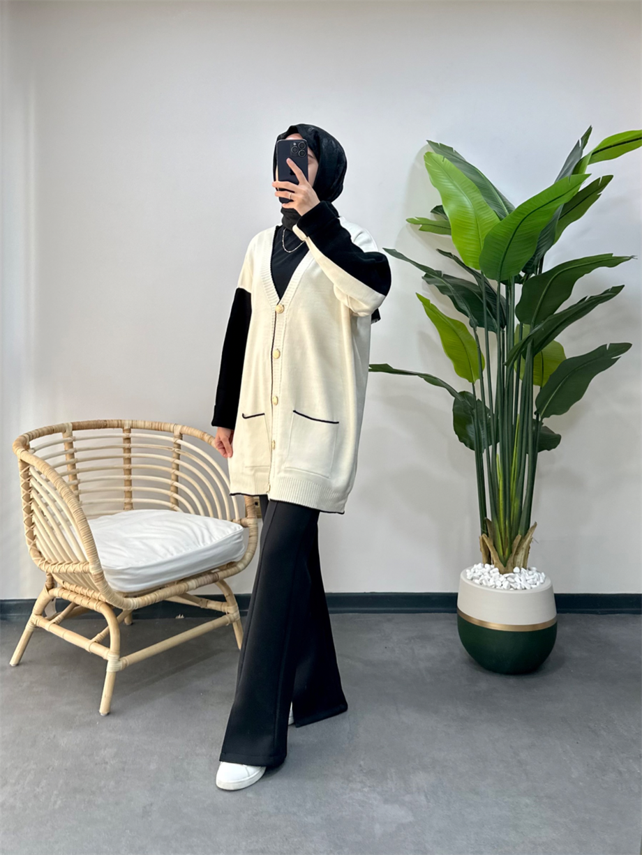 Gold Düğmeli Hırka Ekru