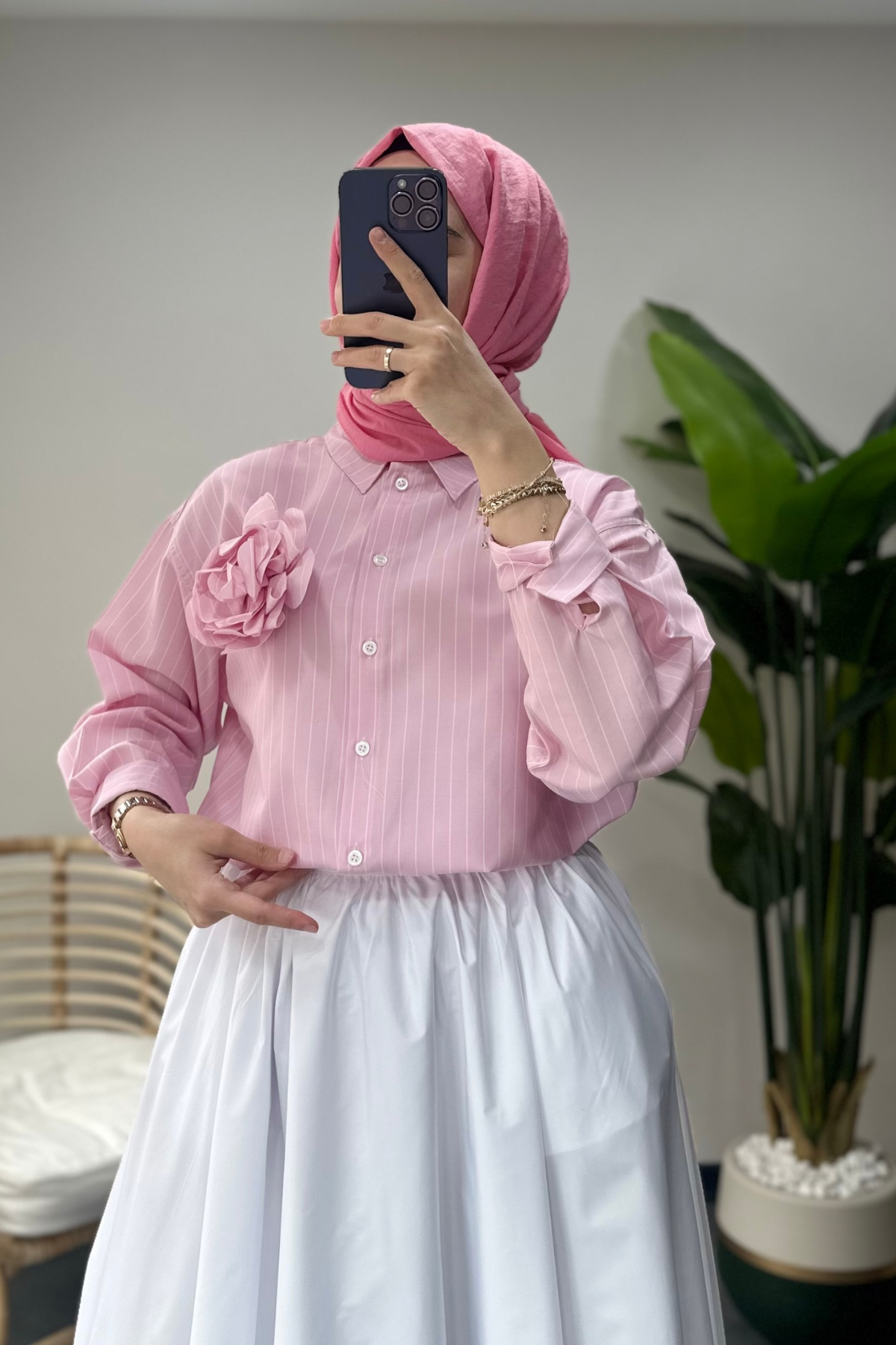 Gül Broşlu Gömlek Pembe