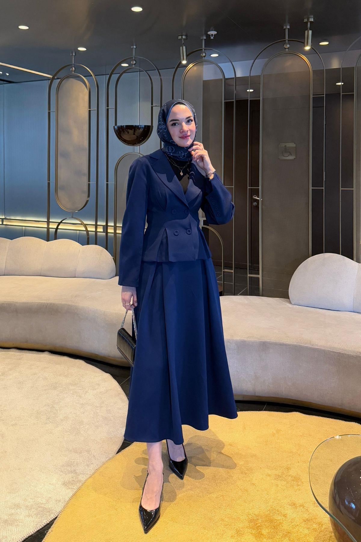 Lara Blazer Etekli Takım Lacivert