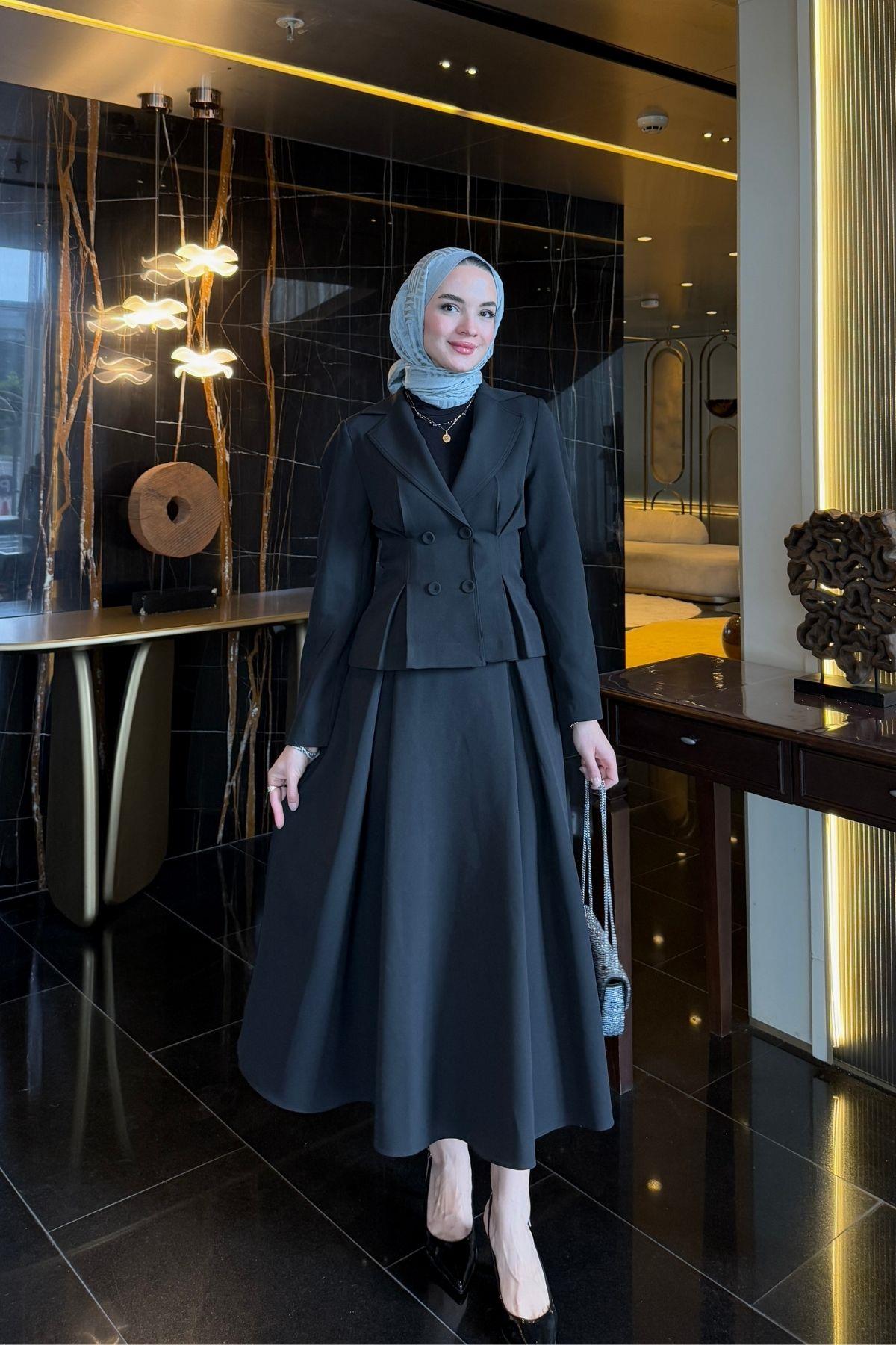 Lara Blazer Etekli Takım Siyah