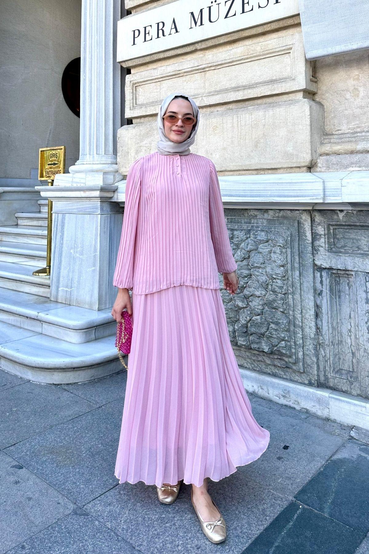 Lesa Piliseli Takım Pembe