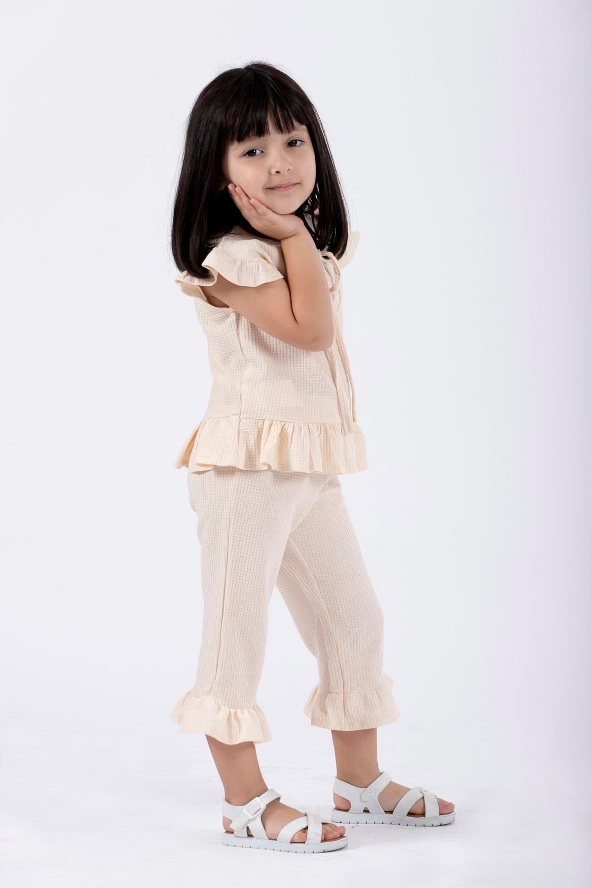 Bisiklet Yaka Kısa Kol Waffel Paca Fırfırlı Ikılı Takım Ekru Renk Kız Çocuk Ikılı Takım