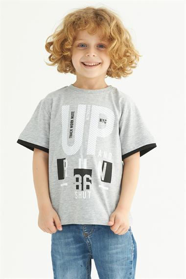 Bisiklet Yaka Kısa Kol UP Yazı Baskılı Gri Renk Erkek Çocuk Tshirt