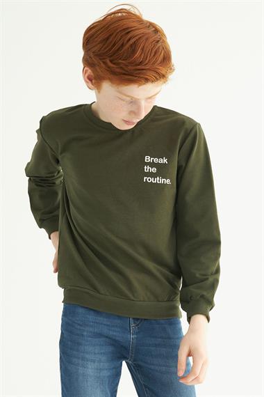 Bisiklet Yaka Uzun Kol Yazı Baskılı Haki Renk Erkek Çocuk Sweatshirt