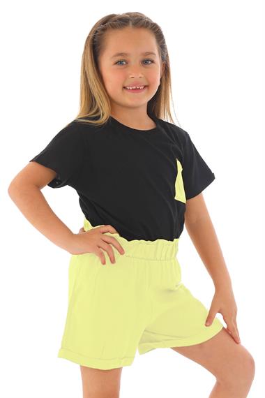 Kısa Kol Ön Cep Detaylı Siyah Sarı Renk Kız Çocuk Şortlu Takım