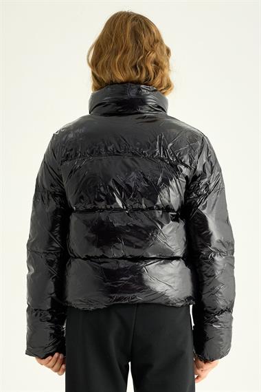 Uzun Kol Beli Lastikli Siyah Renk Kız Çocuk Mont