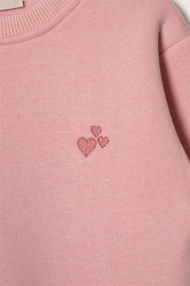 Bisiklet Yaka Uzun Kol Kalp Nakışlı Şardonlu Kız Çocuk Toz Pembe Renk Sweatshirt