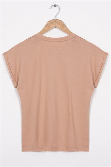 Bisiklet Yaka Kısa Kol Cep Detaylı Simli Kedi Baskılı Bej Renk Kız Çocuk Tshirt