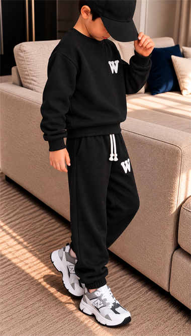 Erkek Çocuk 3 İplik Eşofman Takımı Siyah Renk W Baskılı Sweatshirt ve Jogger Pantolon