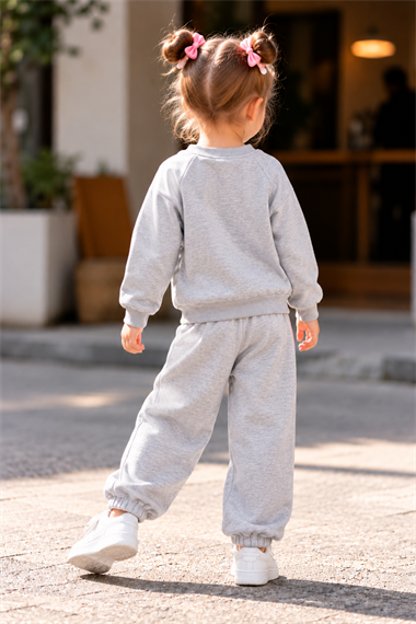 Kız Çocuk 3 İplik Kedi Baskılı Gri Eşofman Takımı – Fiyonklu Sweatshirt ve Lastikli Paça Alt Üst Takım