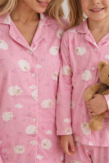 Anne Kız Pijama Takımı Pembe Kuzu Desenli Uzun Kollu Rahat Ev Giyim Takımı