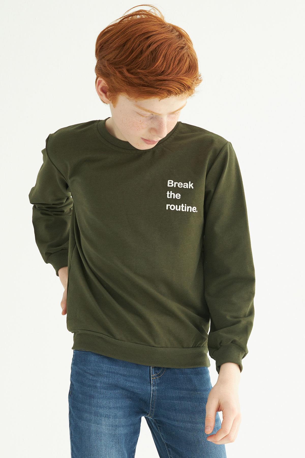 Bisiklet Yaka Uzun Kol Yazı Baskılı Haki Renk Erkek Çocuk Sweatshirt