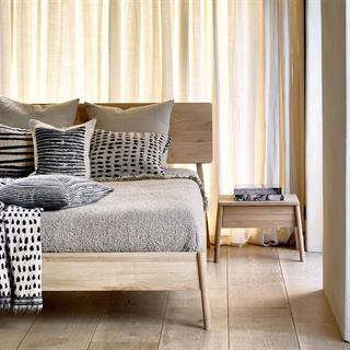 Ethnicraft Oak Çekmeceli Komodin