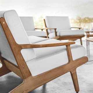 Gloster Bay Lounge Chair Natural Teak Frame