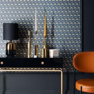 Ligne Roset Débourgeoisée Black Konsol