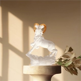 Daum Horoscope White Keçi Heykeli