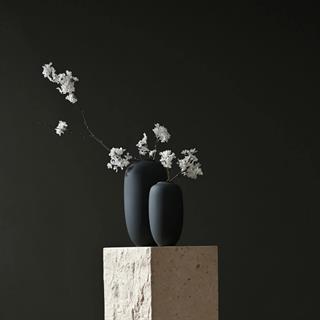 101 Copenhagen Sunao Slim Petit Black Vase