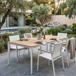 Gloster Carver Teak White Yemek Masası