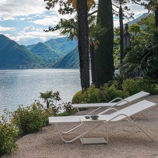 Emu Holly Antique Iron Yan Sehpa