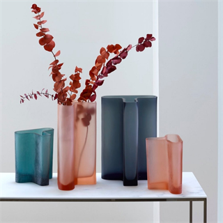 Ligne Roset Peach Large T Vazo