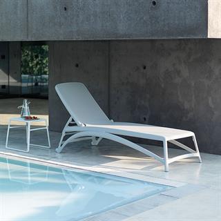 Nardi Atlantico Pop White Lounge Chair and Side Table Set