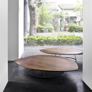 Ligne Roset Pebble American Walnut Orta Sehpa