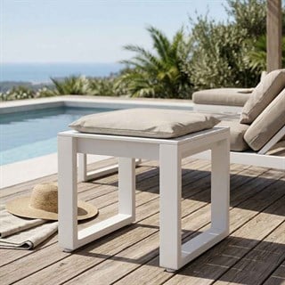Trica Metal White Puf