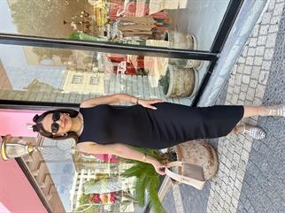 Fitilli Vücudu Saran Uzun Askılı Elbise Siyah