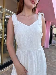 Kendinden Desenli Uzun Elbise Beyaz