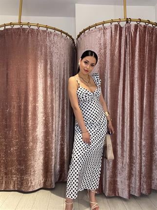 Puantiye Detay Uzun Beyaz