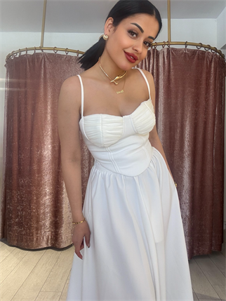 Sırt Detay İkili Takım Beyaz