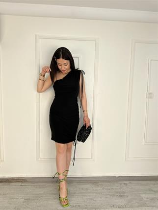 Tek Kol Büzgü Detaylı Elbise Siyah