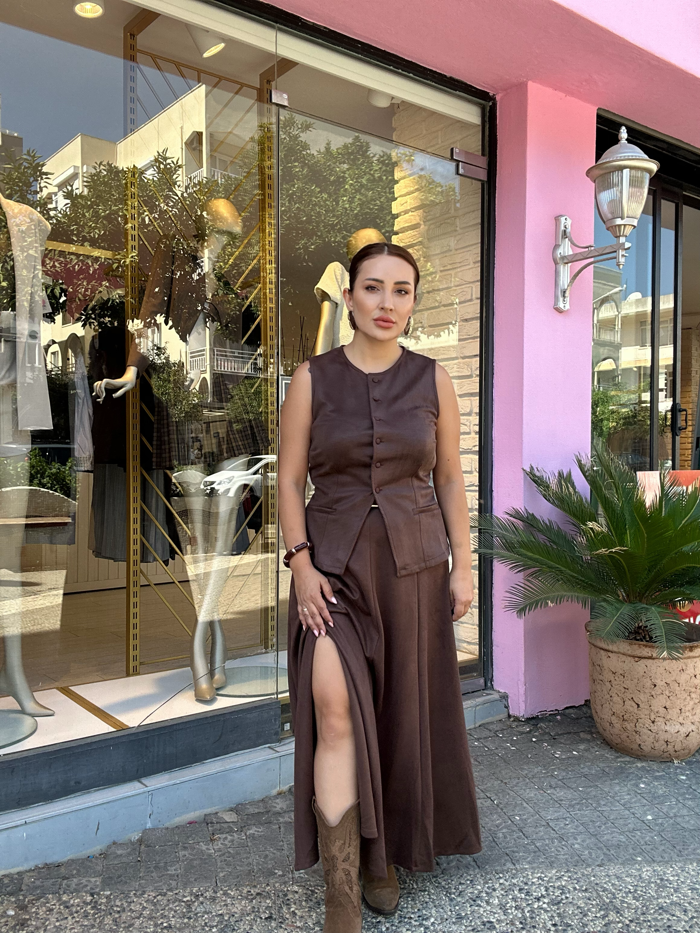 2214 Yırtmaç Detaylı Yelekli İkili Süet Takım Kahve