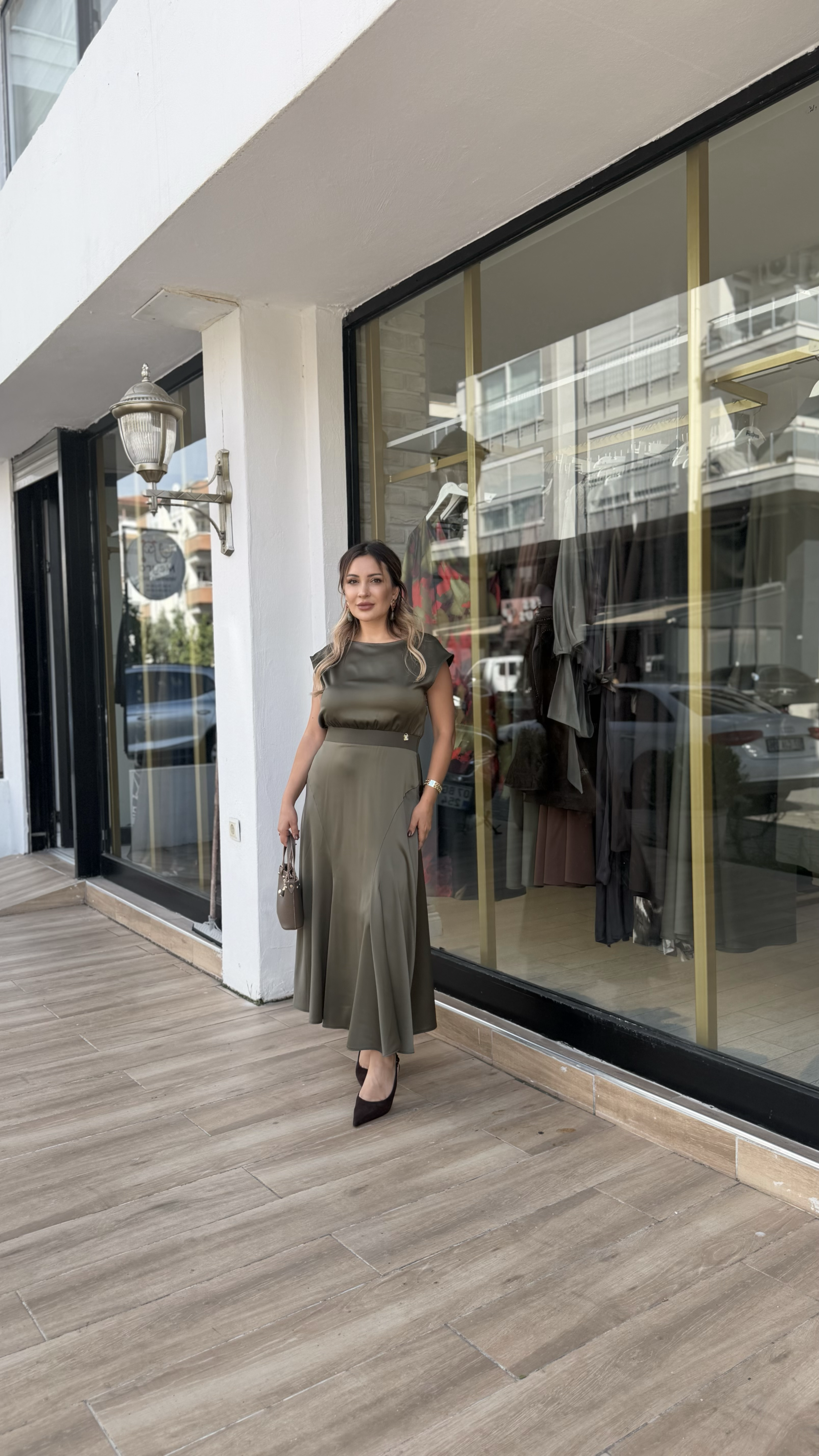 Bel Lastikli Saten Elbise Yeşil