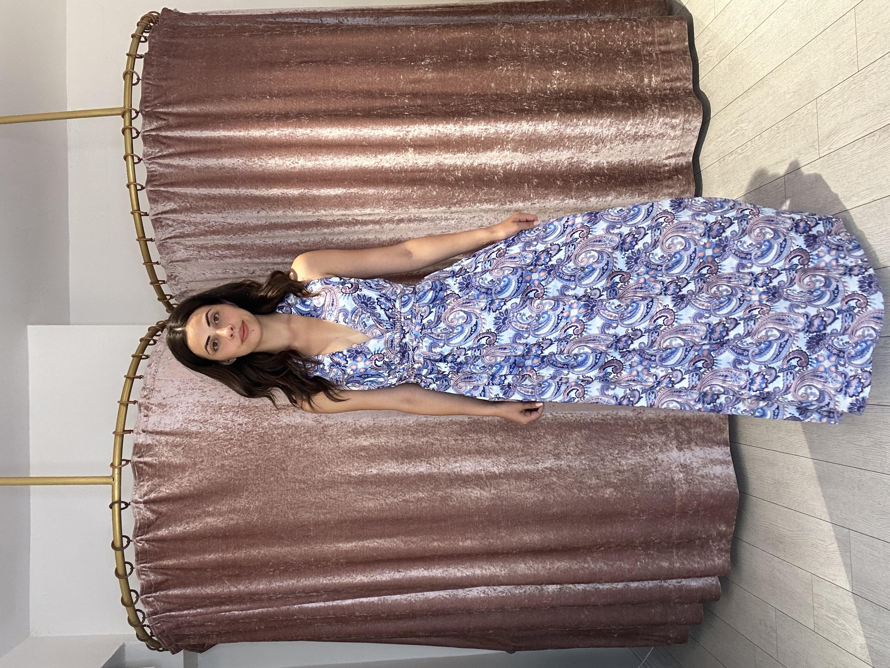 Desenli Boyundan Bağlamalı Uzun Elbise 