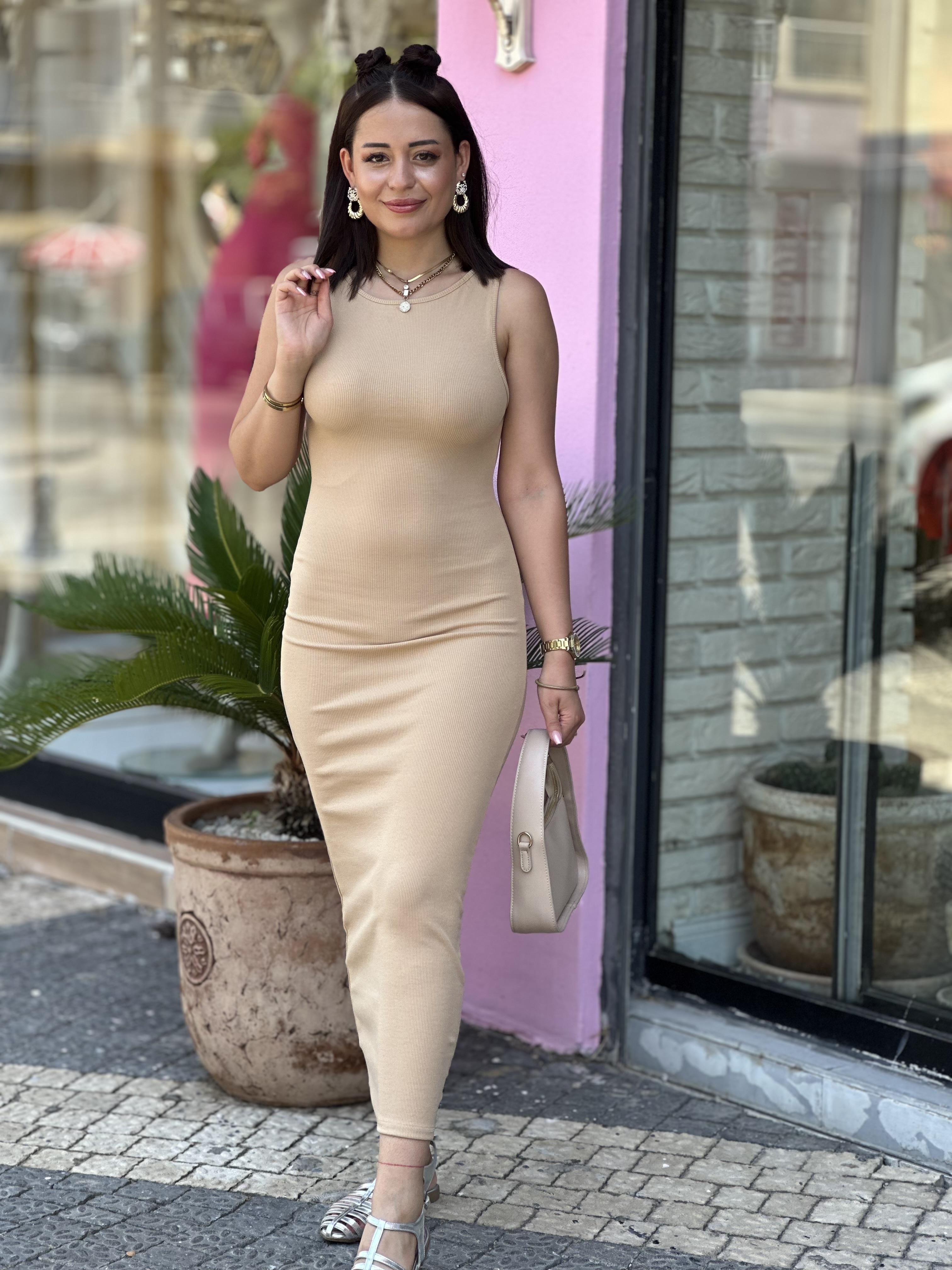 Fitilli Vücudu Saran Uzun Askılı Elbise Krem