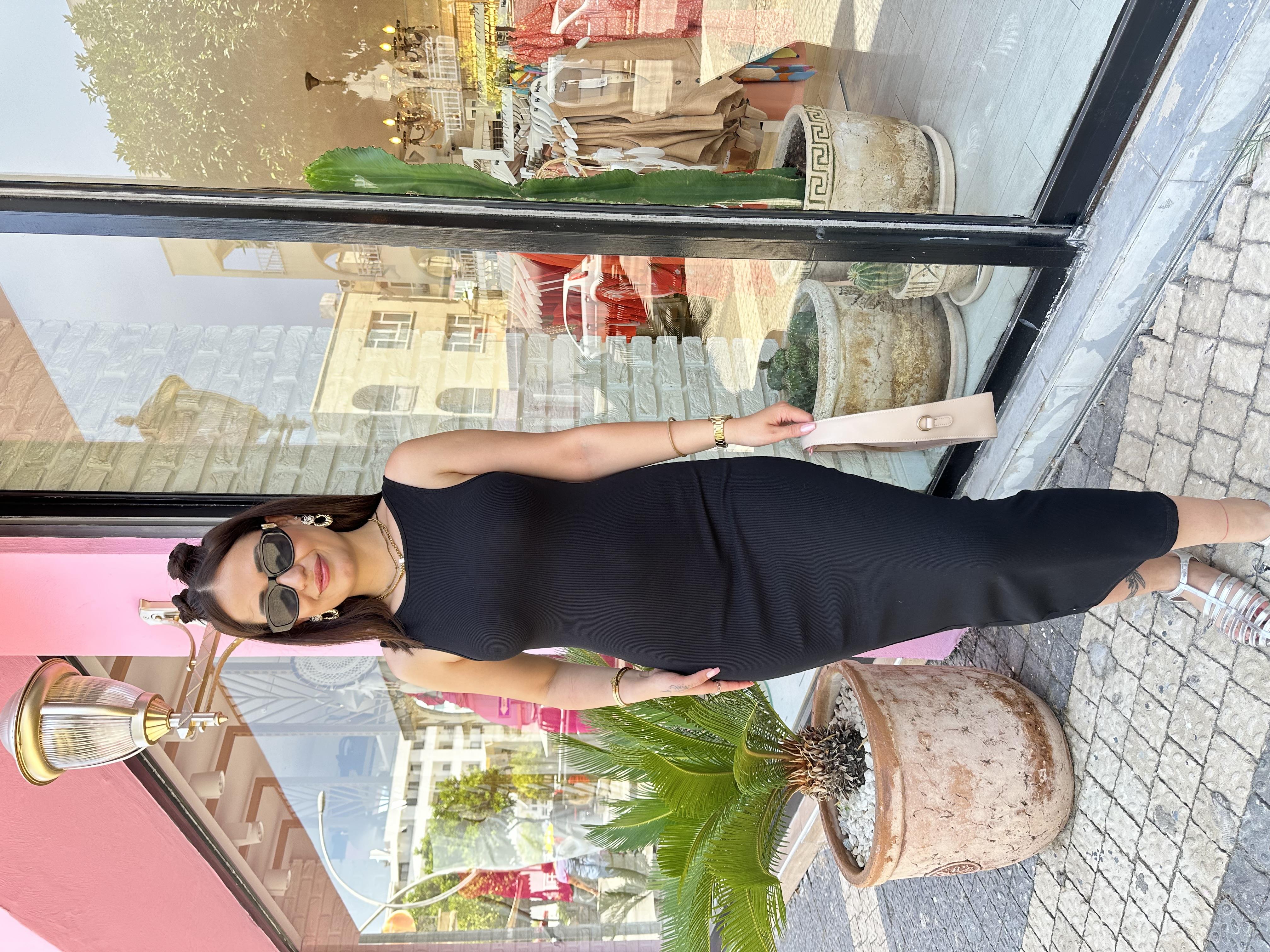 Fitilli Vücudu Saran Uzun Askılı Elbise Siyah