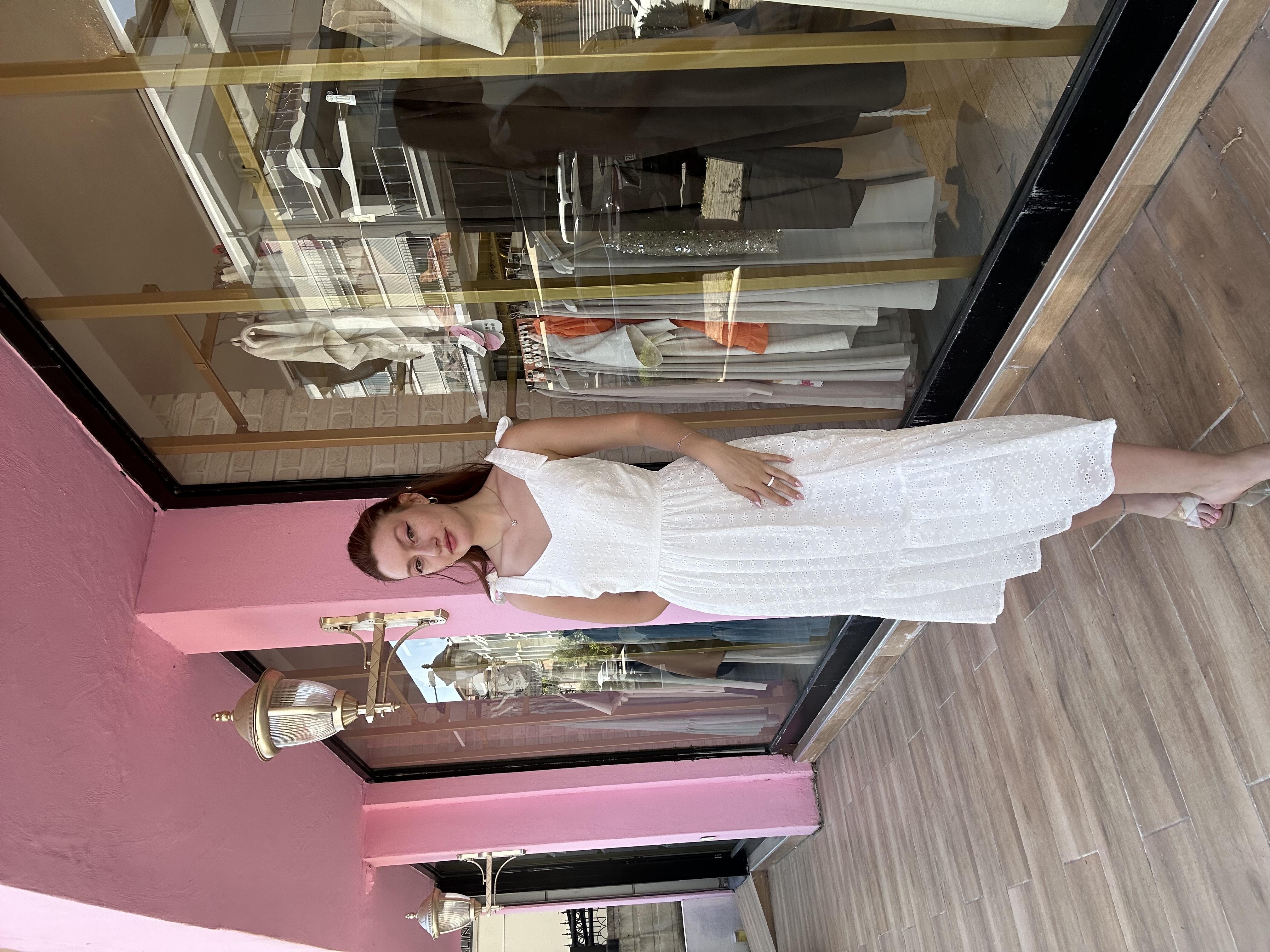 Kendinden Desenli Uzun Elbise Beyaz