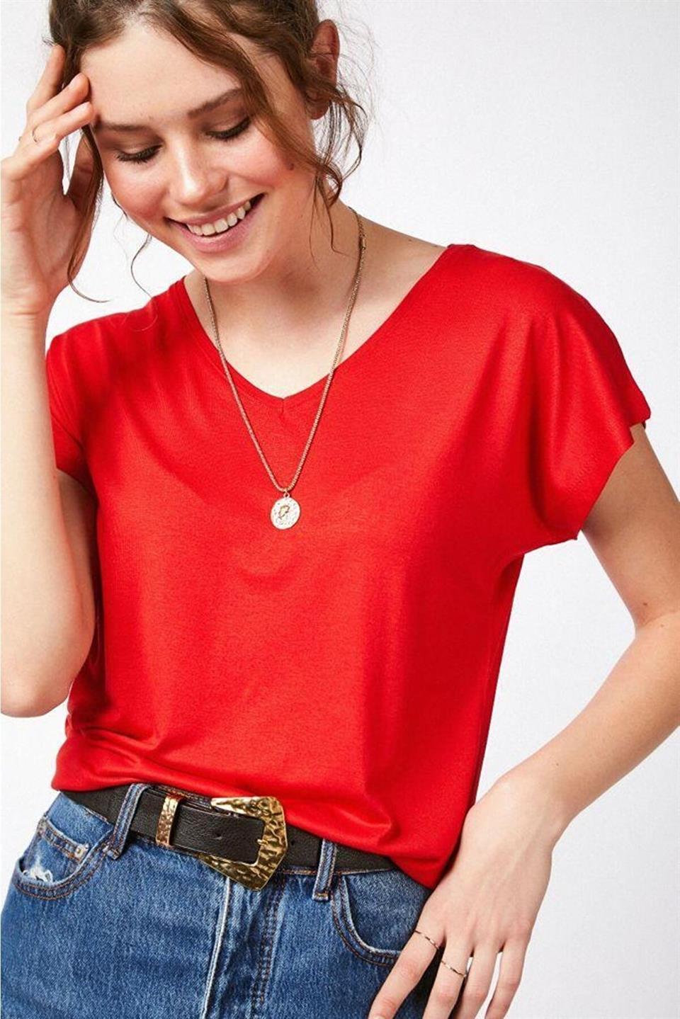 canli-kirmizi-v-yaka-basic-t-shirt-ac-422.jpg