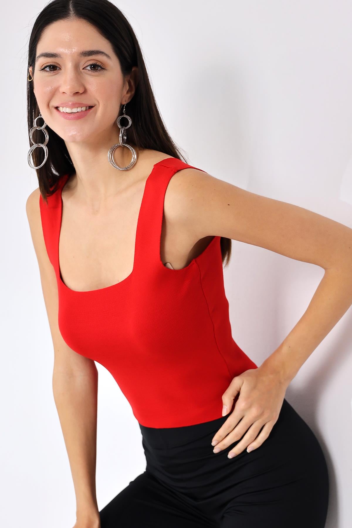 Kırmızı Kare Yaka Triko Crop Bluz