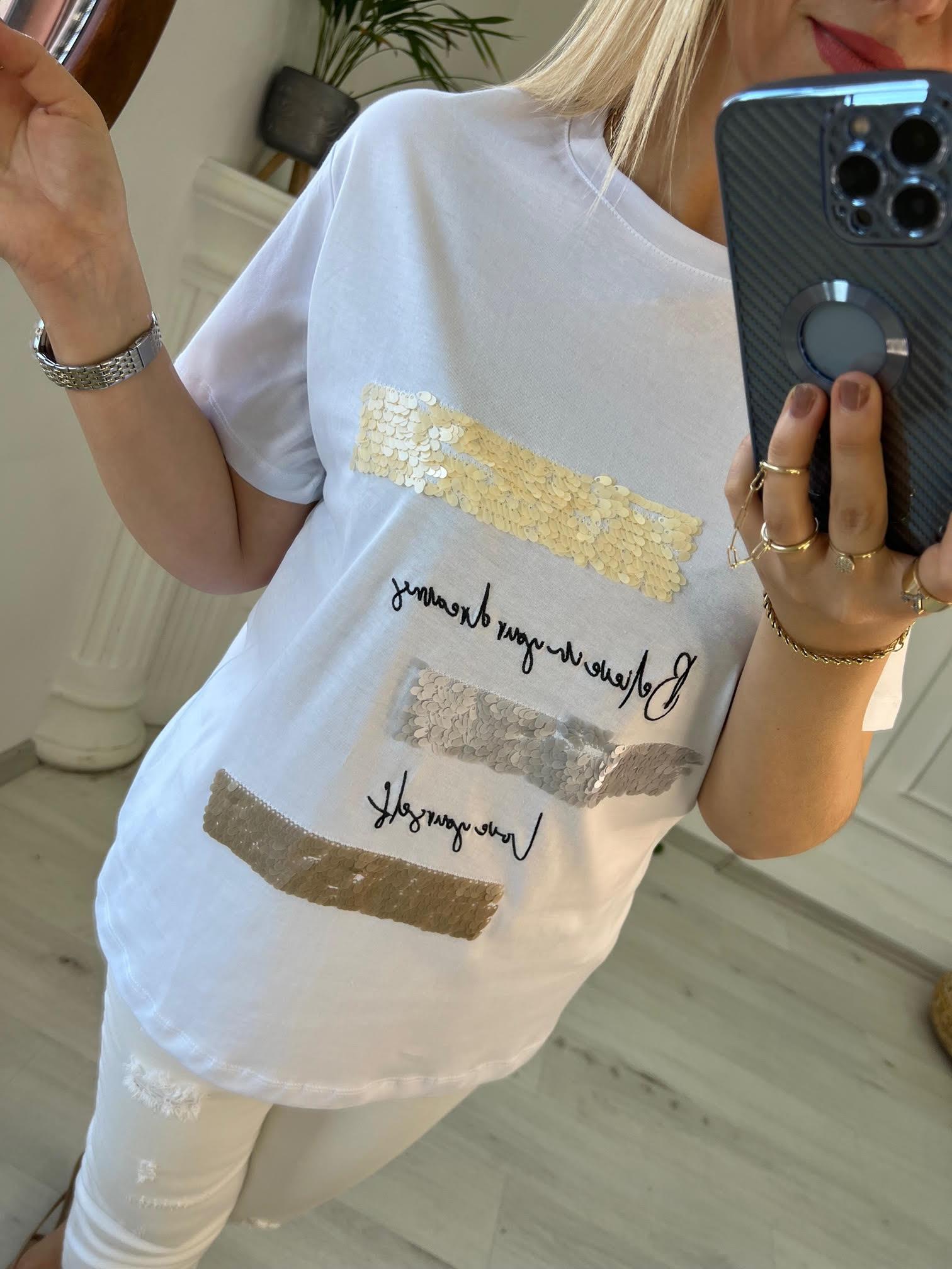 037 Beyaz Önü Pullu Tshirt BEYAZ
