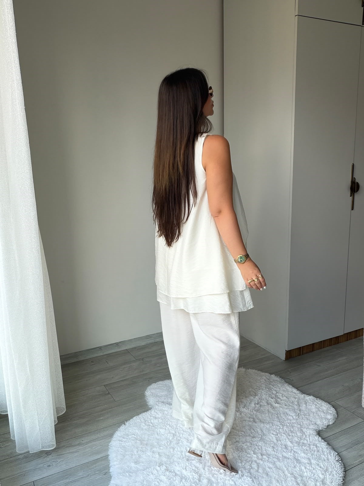 0664 Asimetrik Kesim Kemerli Takım EKRU
