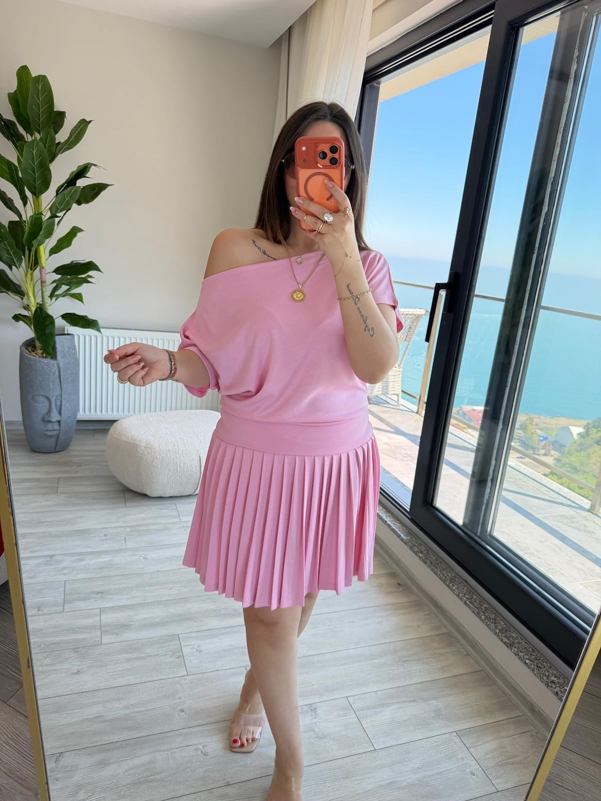 1014 Çelik Piliseli Düşük Omuz Elbise PEMBE