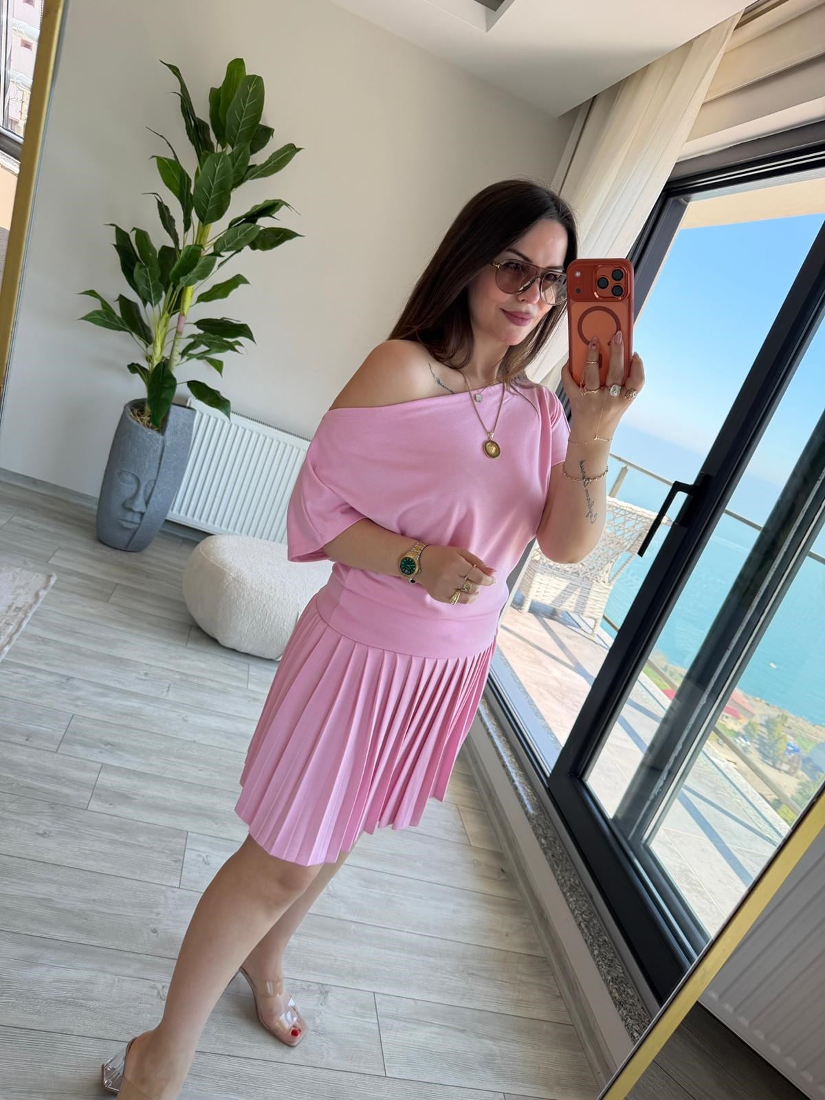 1014 Çelik Piliseli Düşük Omuz Elbise PEMBE