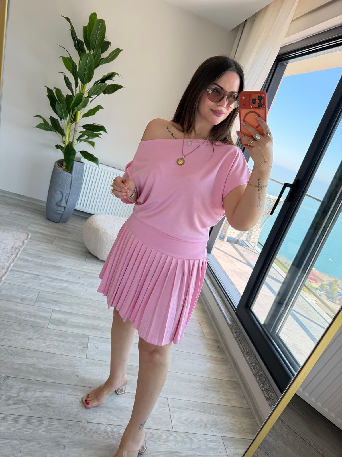 1014 Çelik Piliseli Düşük Omuz Elbise PEMBE