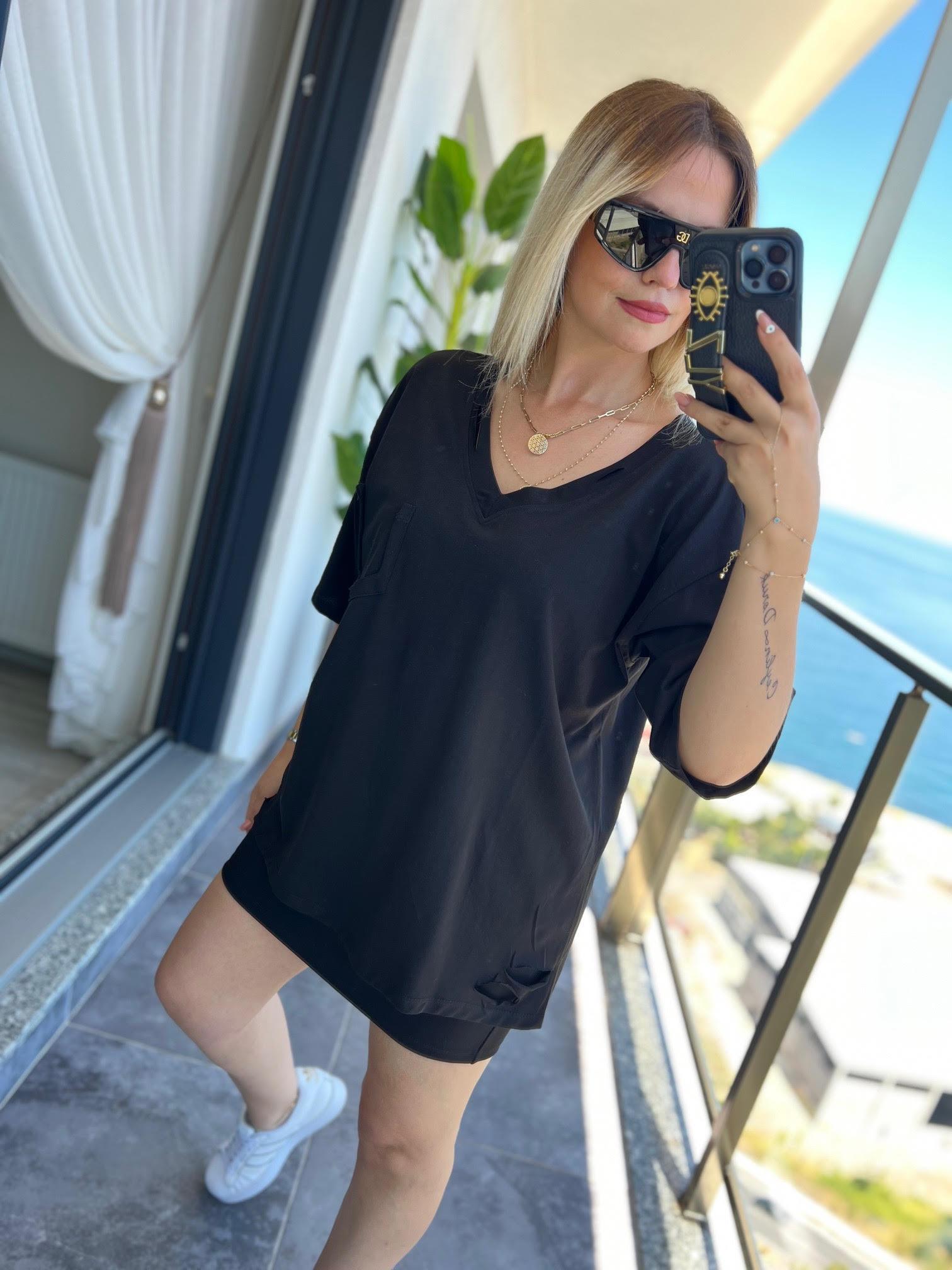 1603 Yandan Yırtmaçlı Tshirt SİYAH